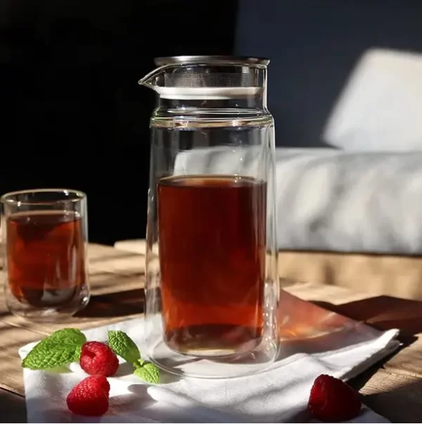 Carafe avec couvercle infuseur Viktor - ETIENNE Coffee & Shop