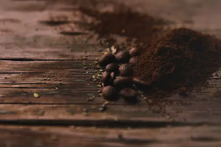ETIENNE Coffee & Shop café en grains moulu torréfaction artisanale