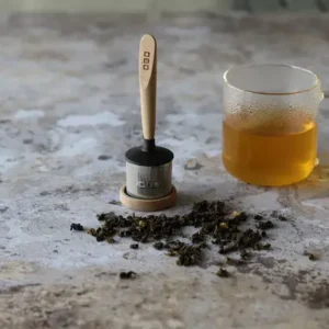 Alternative view of Infuseur à thé en hêtre et inox