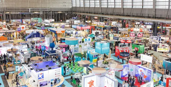 alt="vue du Salon Franchise Expo paris"
